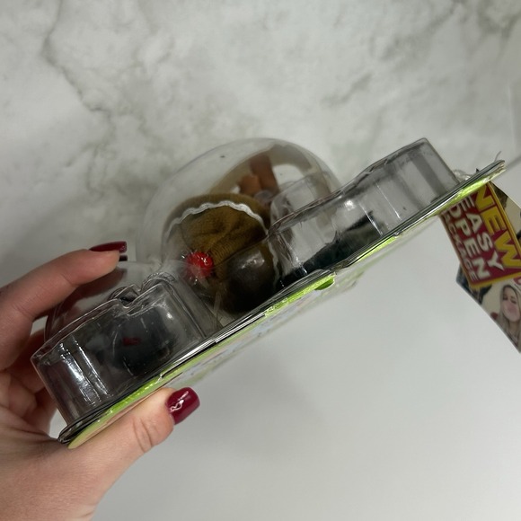 2007 TARGET~BRATZ LIL ANGELZ HOLIDAY‎ SP EDITION~YASMIN (162) &amp; 2 PETS~NIP - Picture 5 of 5